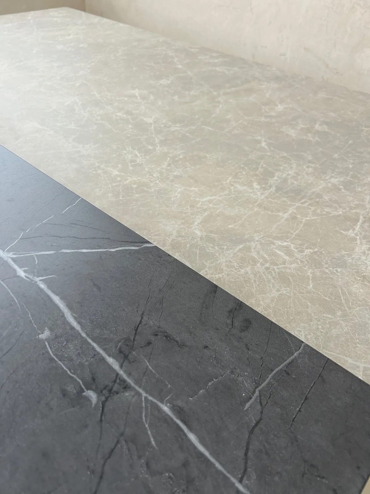 Gaia Studio — Materialdetail mit Naturstein